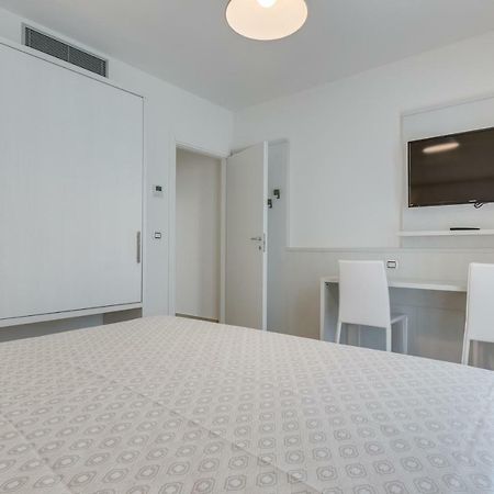 Apartaments Suites Ambassador Caorle Exterior foto