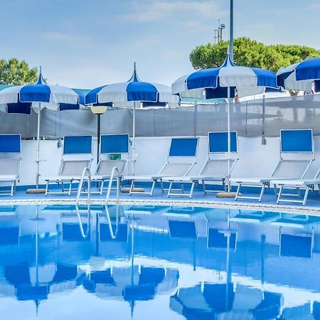 Apartaments Suites Ambassador Caorle Exterior foto