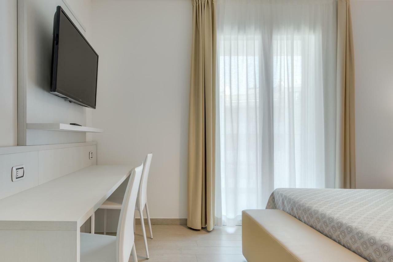 Apartaments Suites Ambassador Caorle Exterior foto